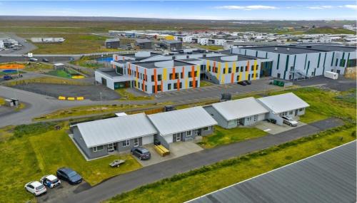 Private Room With Bath Close to the Airport