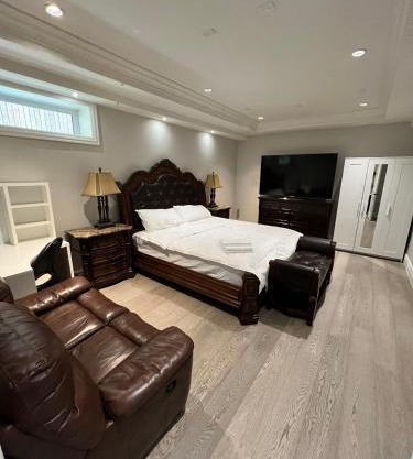 Private Rooms in Vancouver West