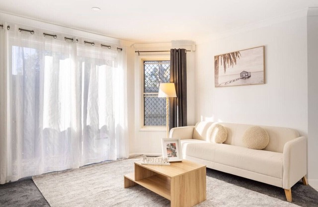 Private&Spacious 4BRHome w/Parkview 5mins to Mall