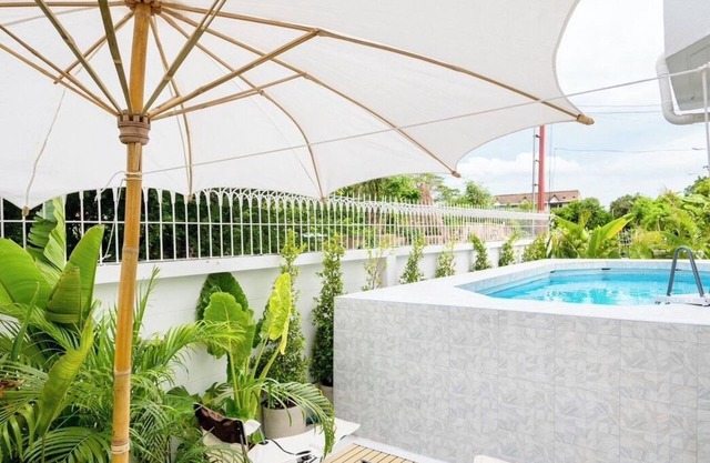 Private Pool Villa Resort style in Heart of Bangkok-337