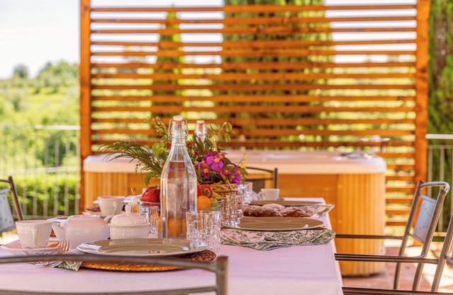 PRIVATE TUSCAN VILLA WITH PRIVATE POOL FOR 9 PEOPLE
