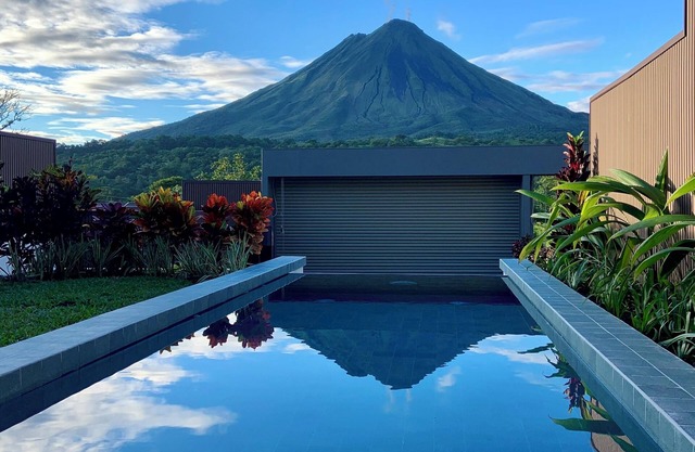 Private Villa, spectacular views, private pool, jacuzzi, sun deck, A/C, WiFi