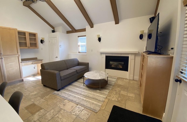 Private Wasaga Retreat Just 1.5min Walk To Beach!