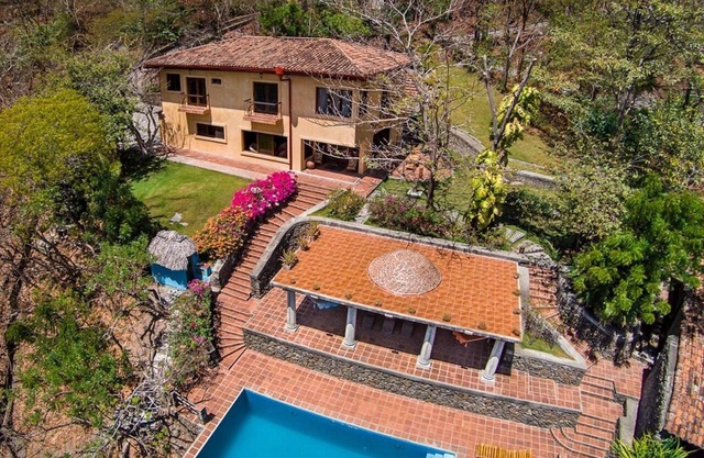 Private Waterfront Home on Laguna de Apoyo with Infinity Pool