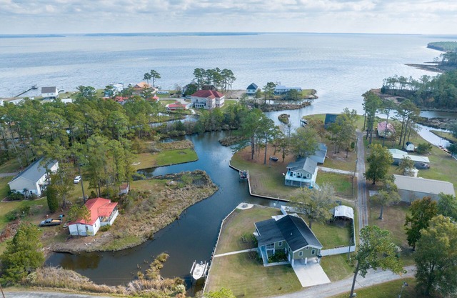 Private Waterfront Retreat with Breathtaking Views. Pet-friendly!