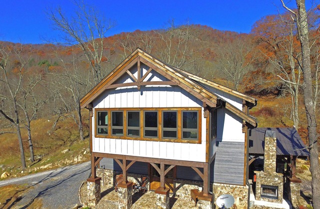 PROMO 5% WEEKLY/15% MONTHLY DISCOUNTn Union Cross Between the Blue Ridge