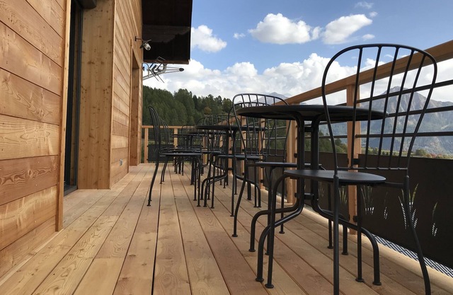 Promo -> 30/03/20 - Renovated chalet of nine bedrooms with 198m2 Habitable