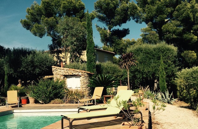 PROPERTY RENTAL CEYRESTE 3-star villa