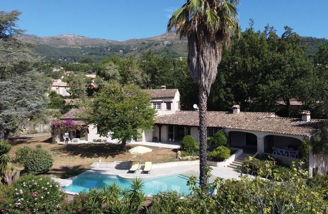 Propriété Provençale Tout Proche de Saint Paul de Vence, 6 Chambres, Piscine