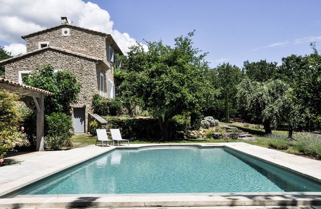 Provencal villa, stylish and quiet location in the beautiful Luberon