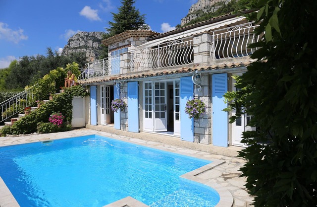 Provencal villa with stunning views Cote d'Azur Nice Antibes Cannes swimming pool