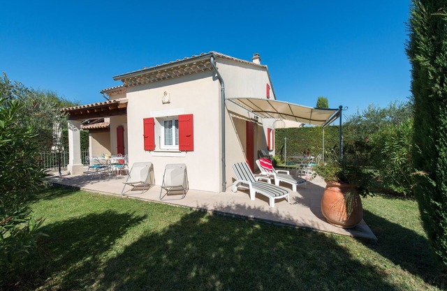 PROVENCE ALPES CÔTE D'AZUR PROX GRIGNAN GÎTE 3 *4/5 PEOPLE GARDEN- SWIMMING POOL