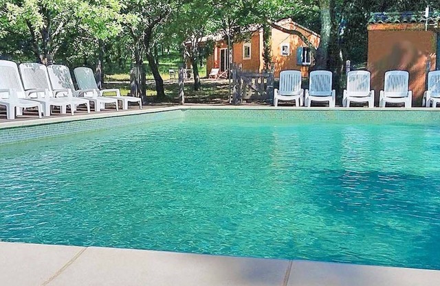 Provence cottage with swimming pool. Stay in the heart of nature