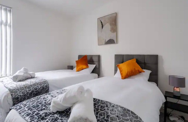 Providence Luxury Apartmentn9-minute drive to the Everton Football Club