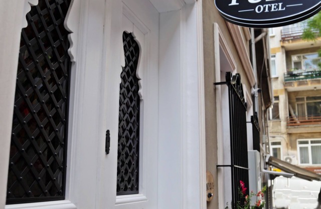 Puhu Otel