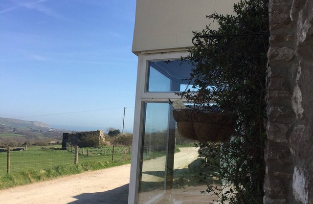 Purbeck cottage near Swanage & Studland - views of Corfe and I of Wight