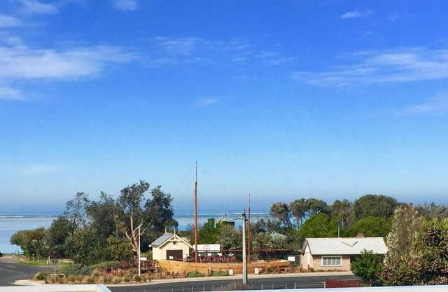 PURE SHORES- Beach 300m, Sea Views, Wifi, Netflix.