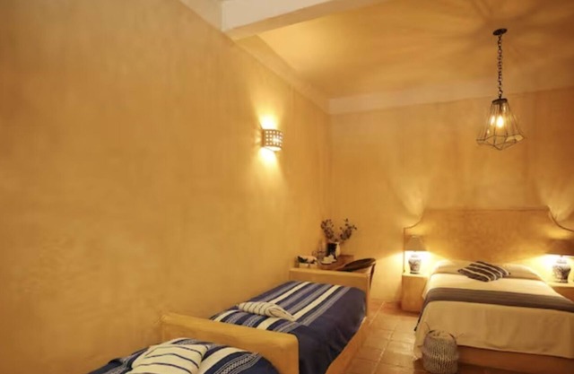 Pyramid Retreat: Club Campestre Teotihuacan Oasis