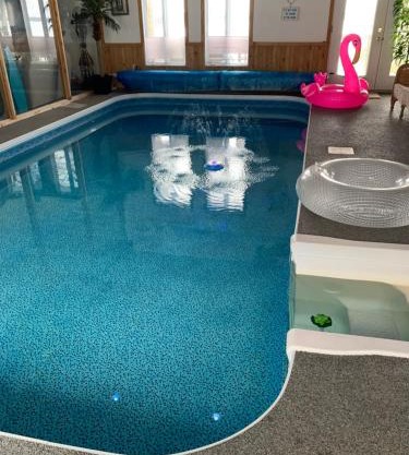 Q Estate Guest Suite heated indoor pool