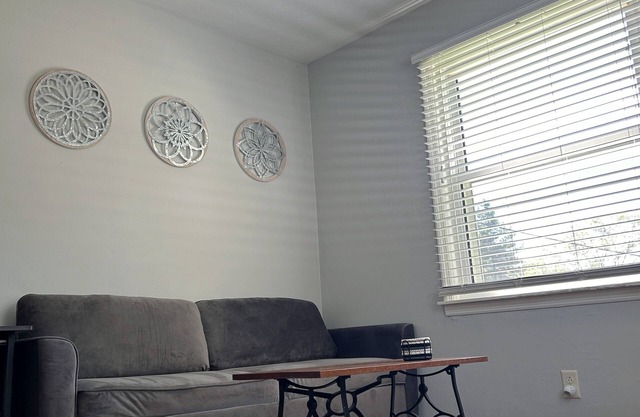 Quaint 2 bed in Champaign