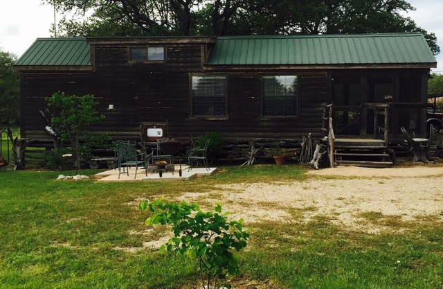 Quaint Cabin in the Woods, Wineries, Fredericksburg, Enchanted Rock