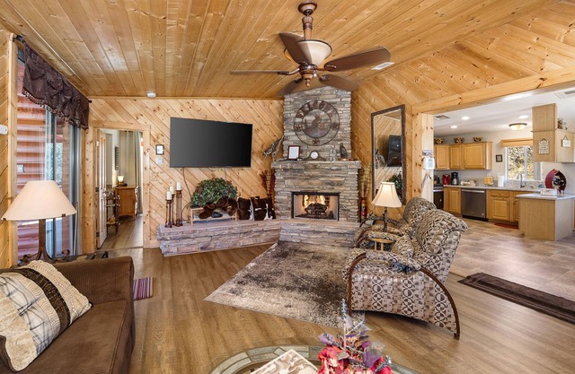 Quaint Cabin With Spectacular Views Of The Granite Dells, Great Hiking/Kayaking!
