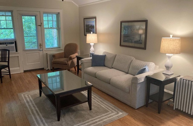 Quaint coach house apartment located minutes from downtown Milwaukee