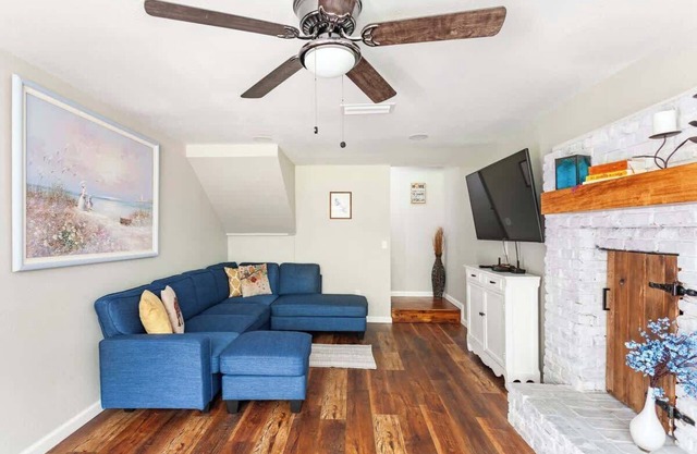 Quaint Cottage by UF & Shands - Pet-Friendly, Long Stays