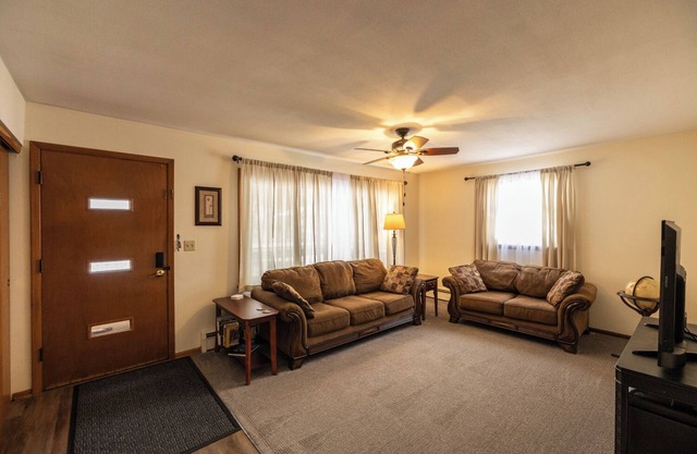 Quaint Home 2 miles from Mayo Handicap Accessible