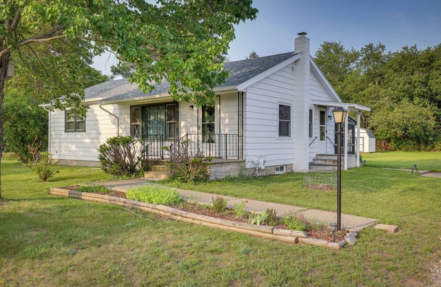Quaint Horseheads Home ~ 9 Mi to Elmira College