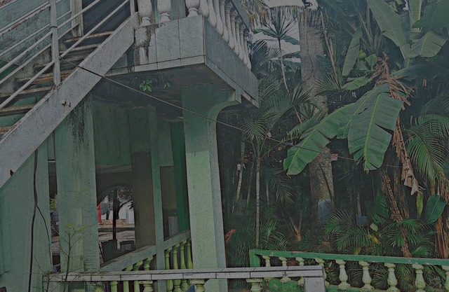 Quaint Hotel In Town
