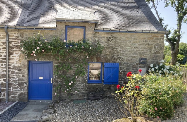 Quaint little cottage with exceptional countryside views