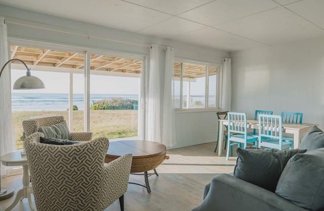 Quaint Ocean Front on Miles of Sandy Beach! Dog Friendly!