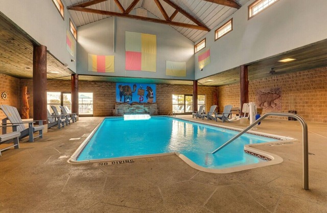 Quaint Riverside Retreat w/Indoor-Outdoor Pool! Free On-site Parking