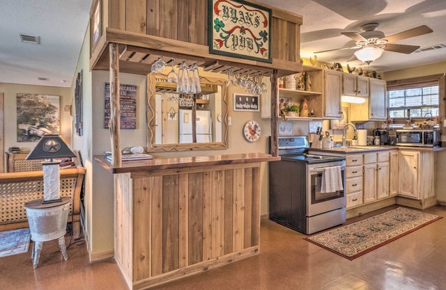 Quaint Texas Home < 2 Mi to Lake Georgetown!