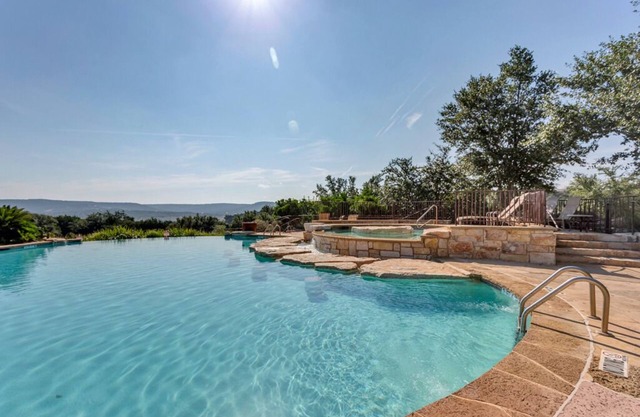Quaint Villa in the Hollows Resort! Pickleball, Beach Club, 4 Pools, Hiking trails!
