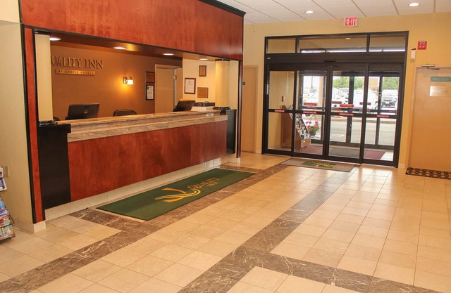 Quality Inn Buffalo Airport