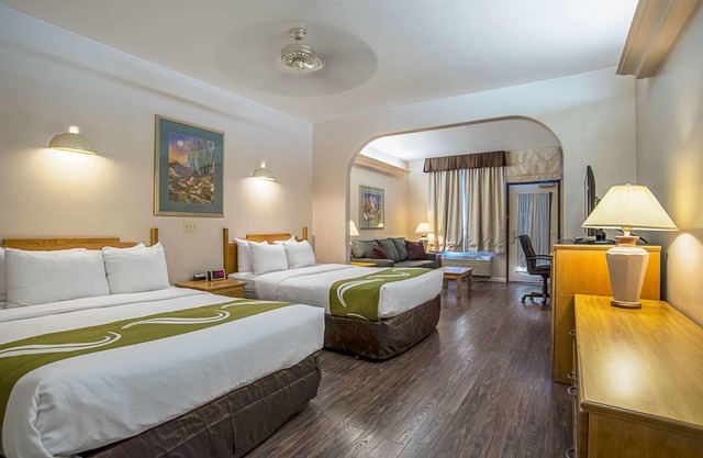 Quality Inn & Suites Phoenix NW - Sun City