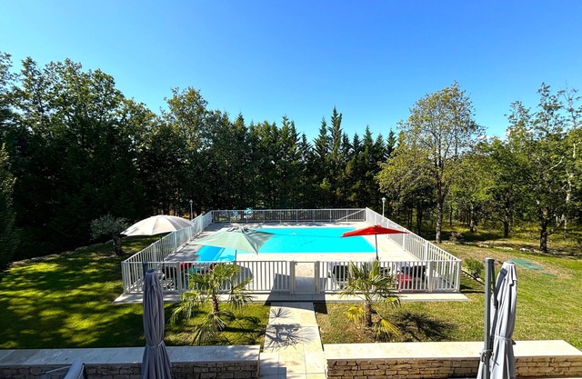 Quality property with AC, garden & private fenced pool in Black Perigord