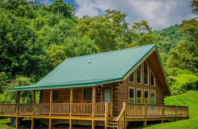 ✧Queen Cabin - wait until you see the BATHROOM!