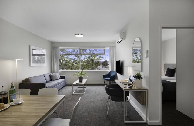 Quest Mawson Lakes