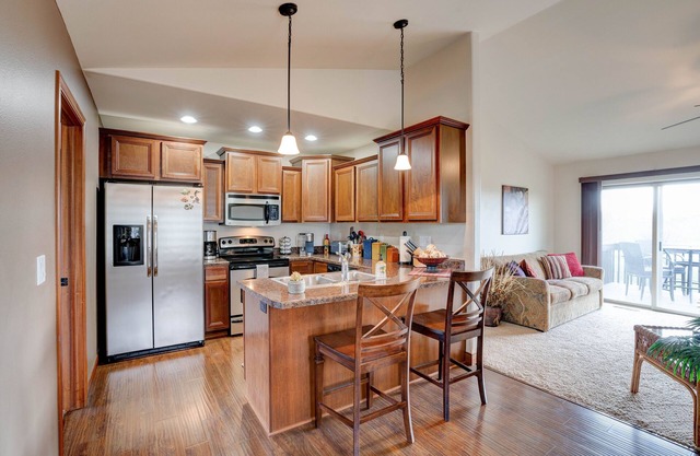 QUIET 3 BED / 3 BATH WITH LARGE FENCED YARD!