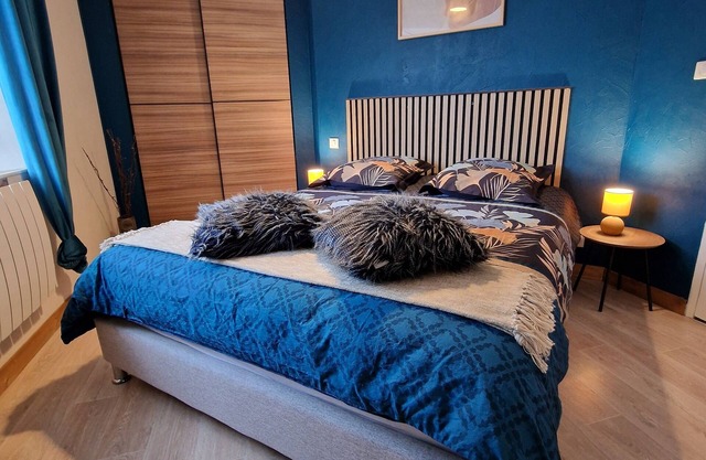 Quiet 8-person Logis 300 m walk from the karting circuit
