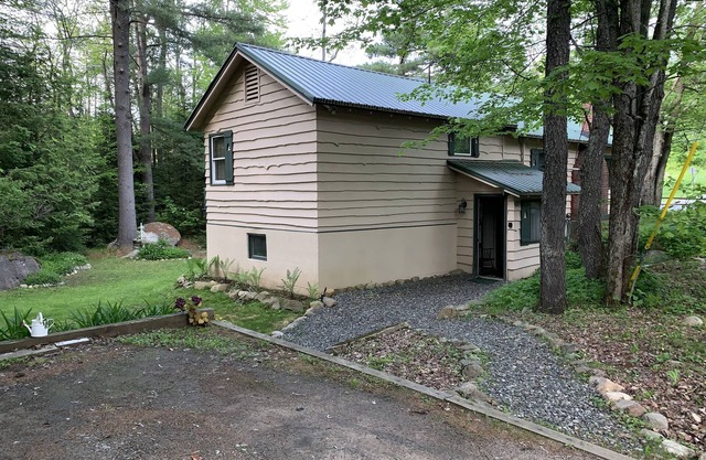 Quiet Abode walking distance from Downtown