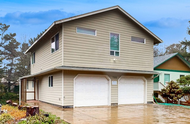 Quiet and Spacious Home with Washer/Dryer, Free WiFi - Near Beach