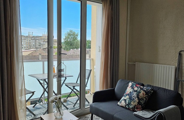 Quiet apartment, ideal for families and 15 minutes from the airport.