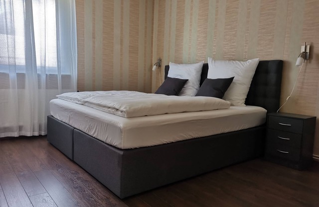 Quiet apartment with green view in urban location