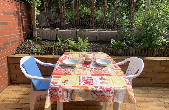 Quiet apartment with a large patio