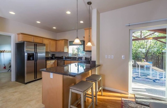 Quiet Canyon Getaway, Off-Season Mid Term Rental