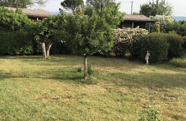 Quiet chalet 10 minutes from the beach